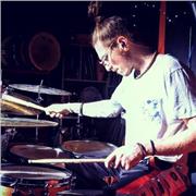 Insegnante di batteria laureato in percussioni e diplomato nell'accademia Wizdom drum school di Massimo Russo (catena mondiale di scuole di batteria gestita da Dom Famularo) cerca lavoro come insegnante di musica, armonia, solfeggio o strumento
